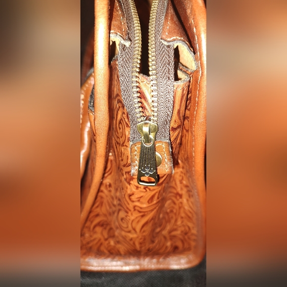 NWT  Patricia Nash Paris Large Satchel - *RARE* Tooled Rose -Color Florence - Picture 4 of 14